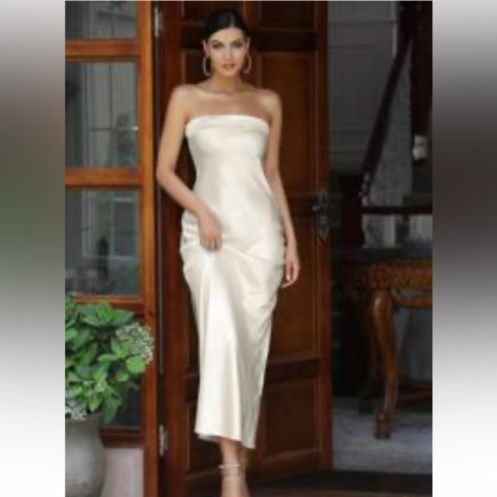 Elegant Apricot Satin Engagement Dress